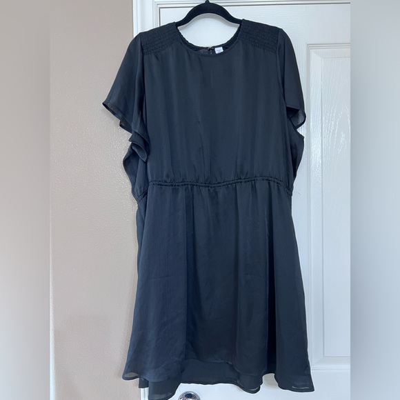 Old Navy Dresses & Skirts - 🔴 Satin dress